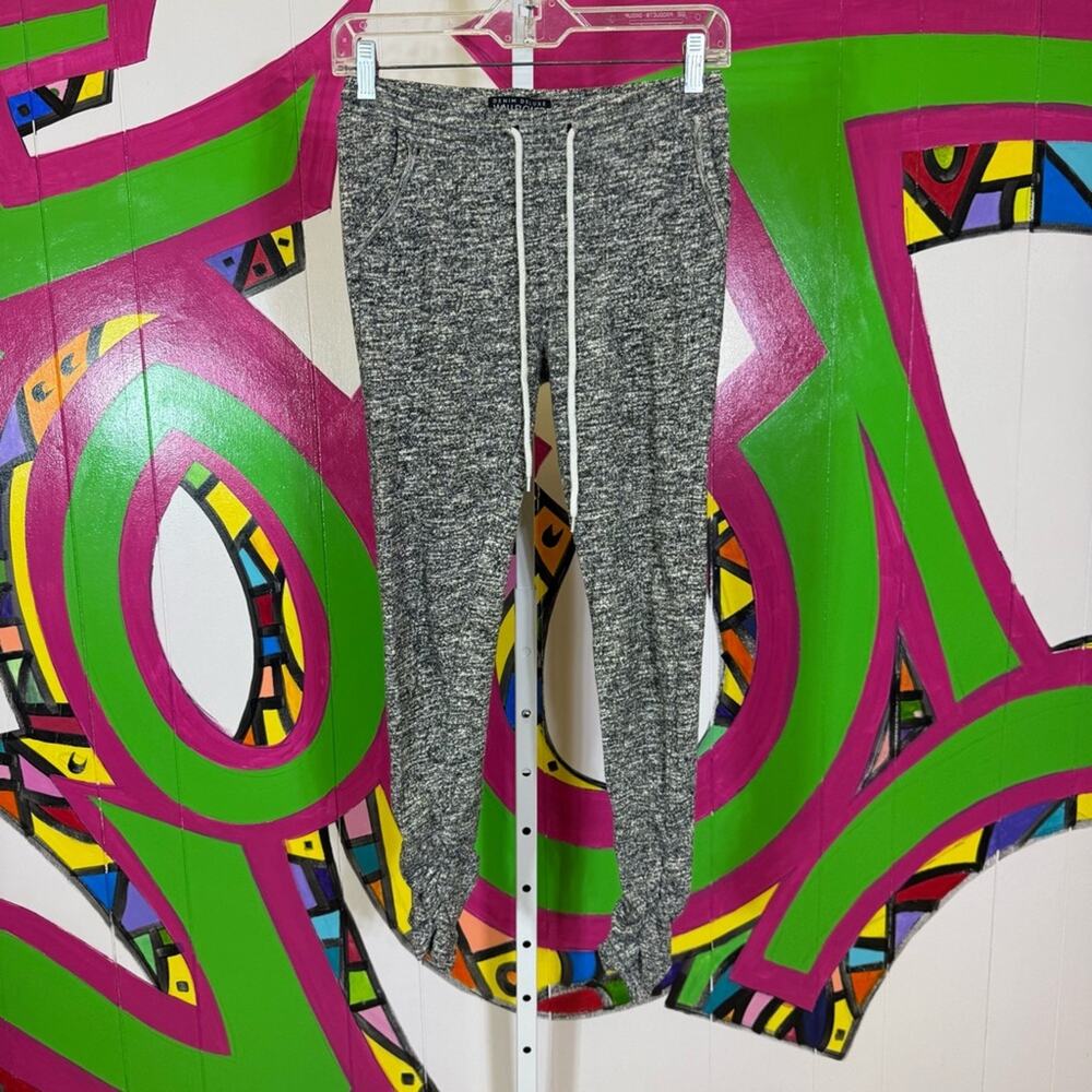 Denim Deluxe Wallflower, Cozy Gray Joggers with Drawstring. Size Medium.